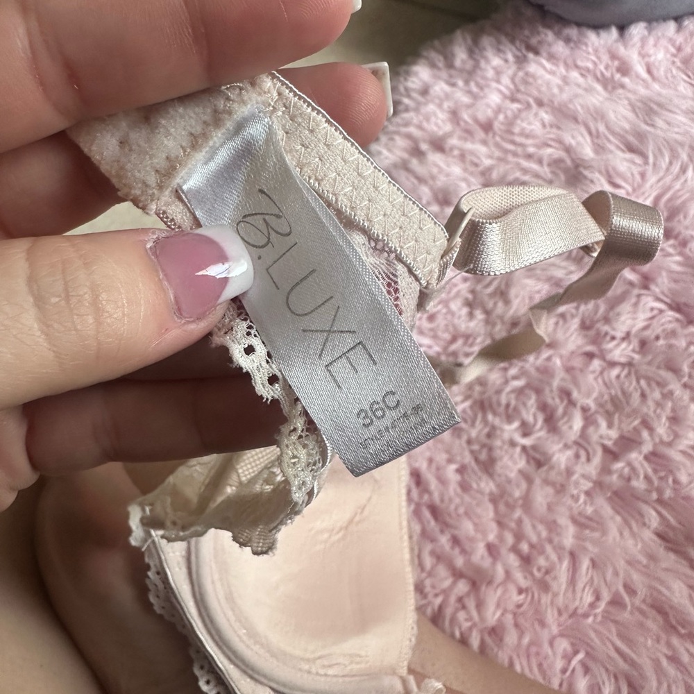 Women’s bra bundle - Picture 3 of 5